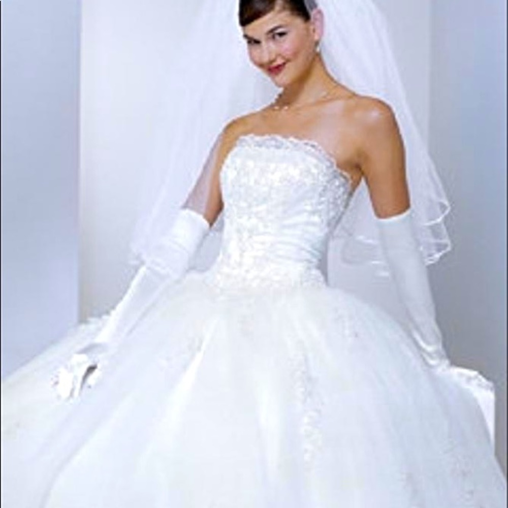 David’s  bridal wedding gown ball gown